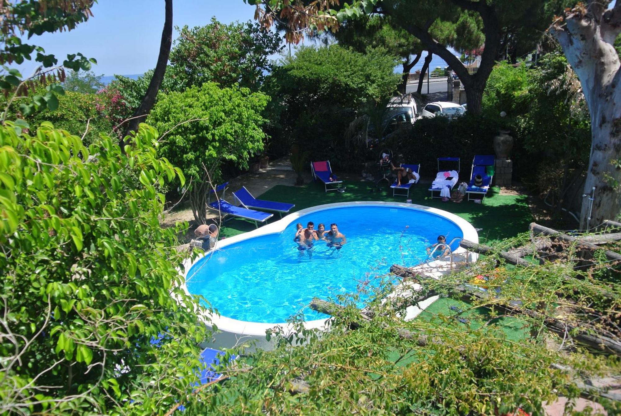 Albergo Italia - Beach Hotel Casamicciola Terme Екстер'єр фото