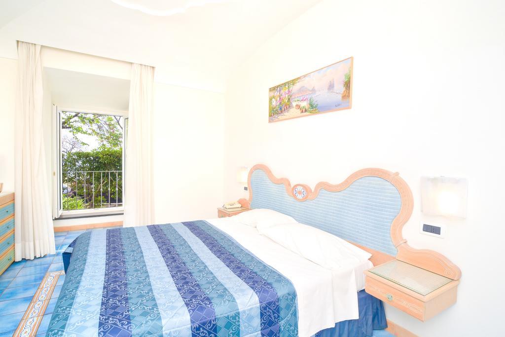 Albergo Italia - Beach Hotel Casamicciola Terme Екстер'єр фото