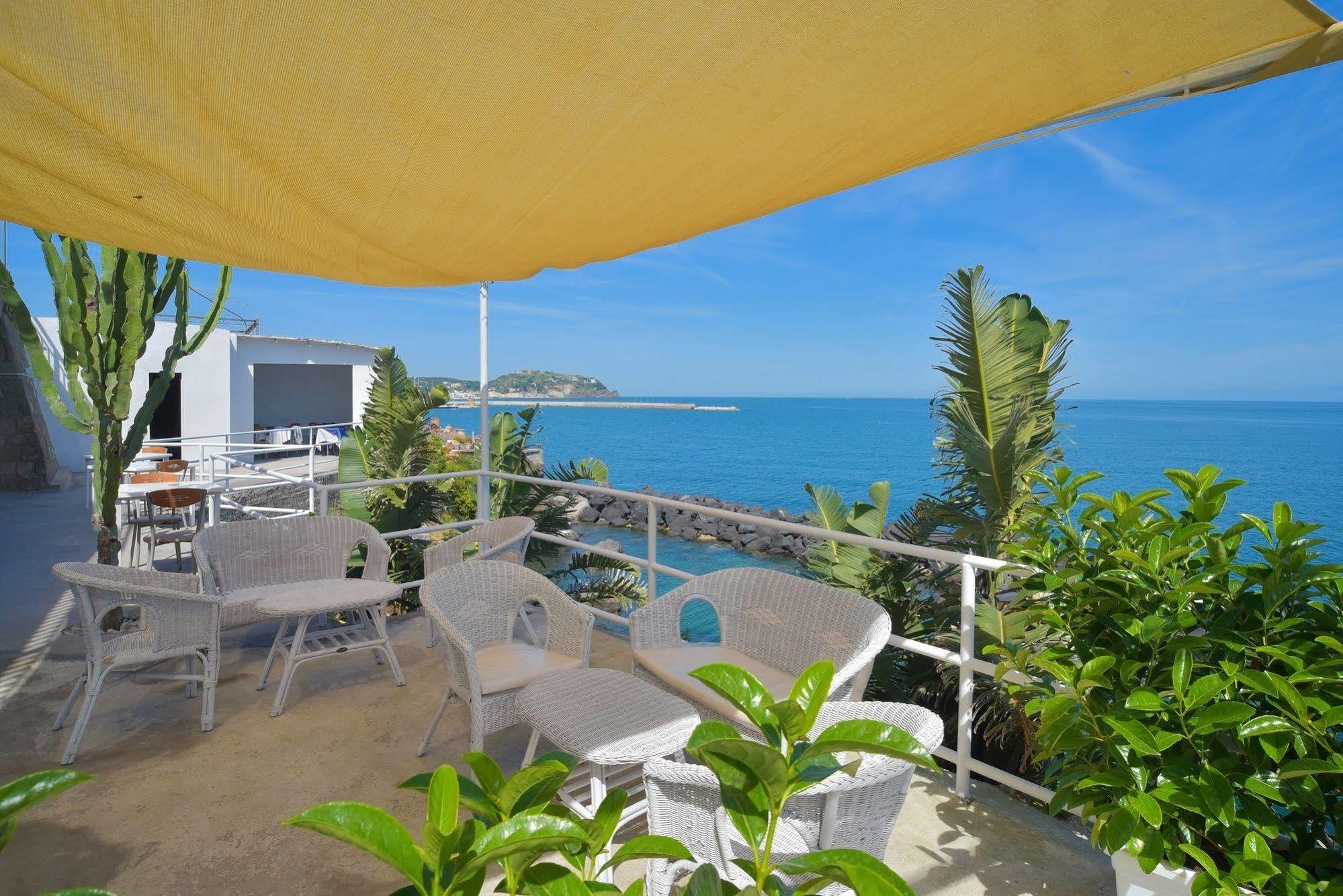 Albergo Italia - Beach Hotel Casamicciola Terme Екстер'єр фото